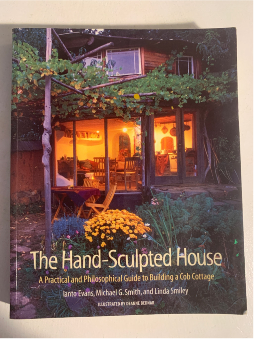 The Hand-Sculpted House guide to build a cob house book